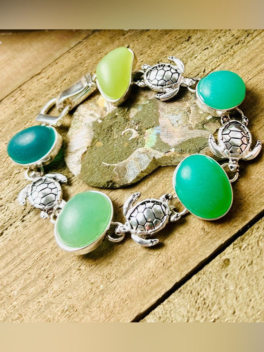 Sea Turtle Green cabochon glass-like stones Link Bracelet - Women Jewelry
